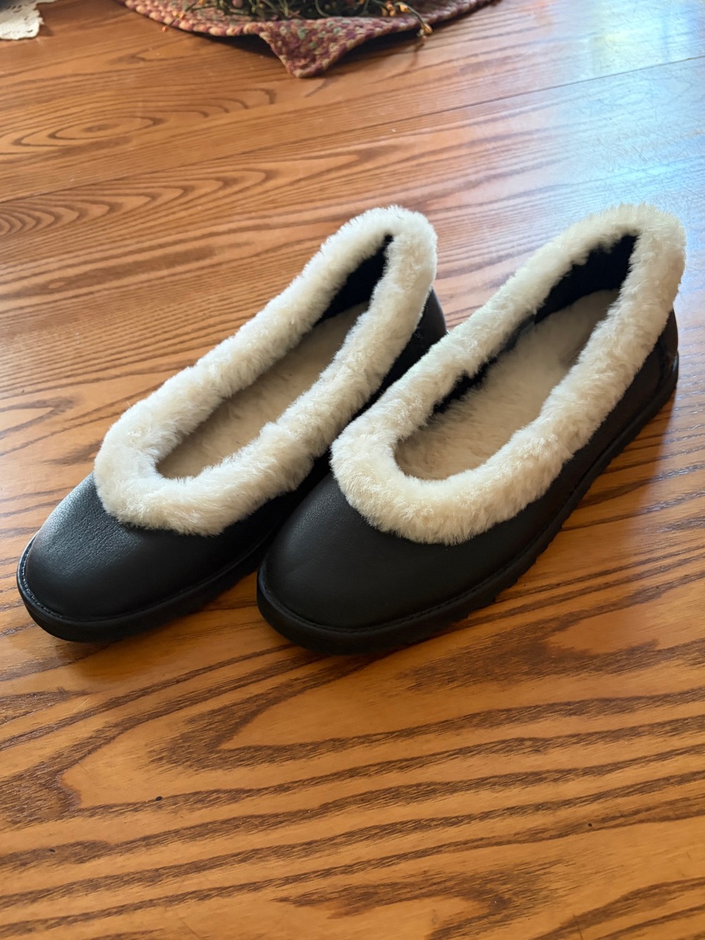 UGG Black Zora Ballet Flat Slip-On Slippers with Cream Shearling Collar